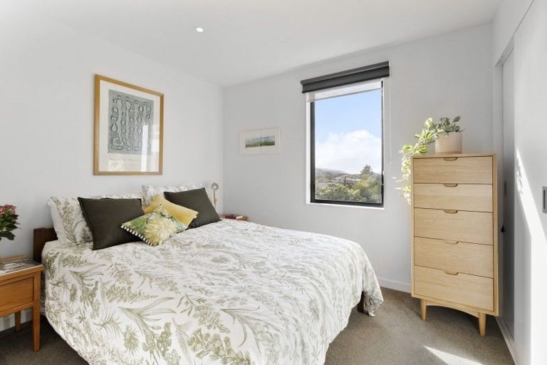 Photo of property in 15/6 Oswald Crescent, Paparangi, Wellington, 6037