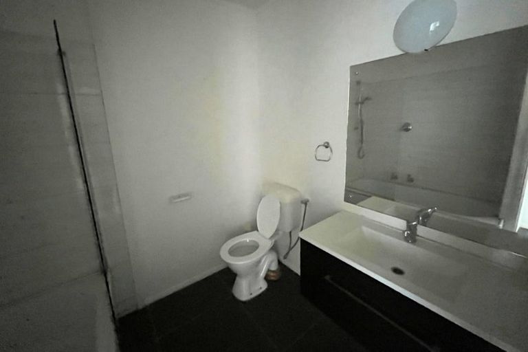 Photo of property in 1/66 Beach Road, Pahurehure, Papakura, 2113