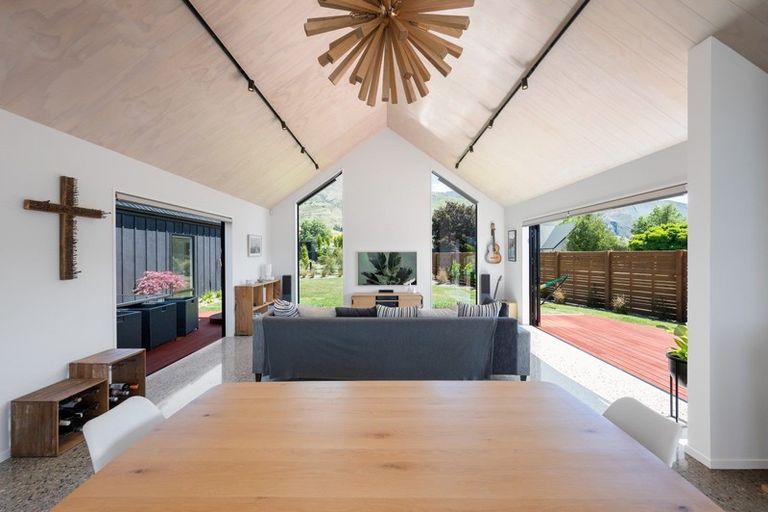 Photo of property in 121 West Meadows Drive, Wanaka, 9305