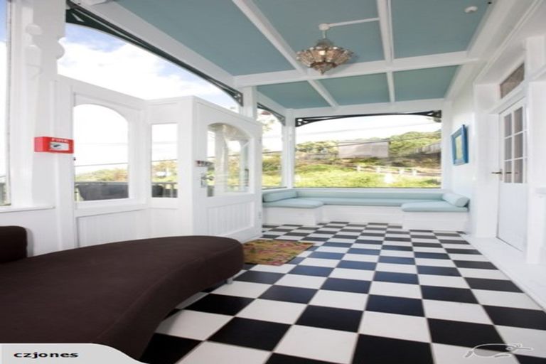 Photo of property in 2/10 Orchard Street, Wadestown, Wellington, 6012