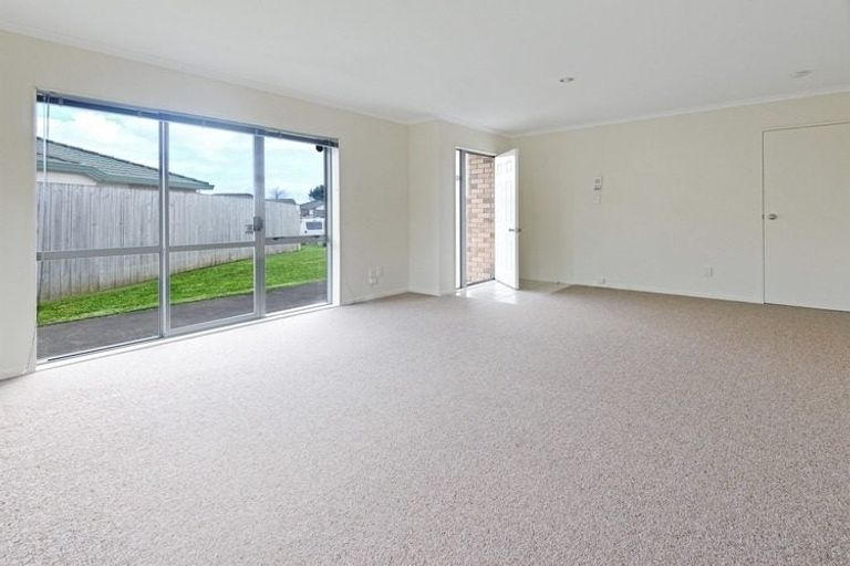 Photo of property in 17 Liddesdale Place, Papakura, 2110