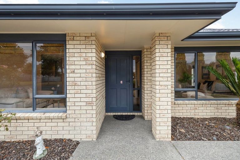 Photo of property in 35 Milbrook Place, Chartwell, Hamilton, 3210