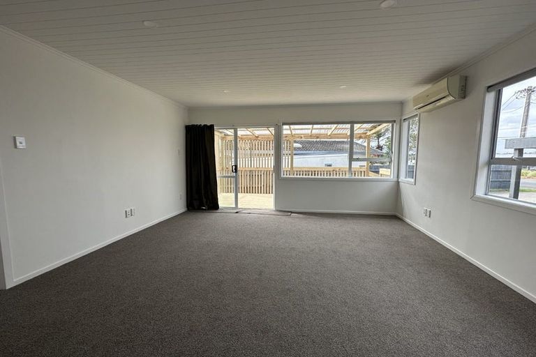 Photo of property in 69a Red Beach Road, Red Beach, 0932