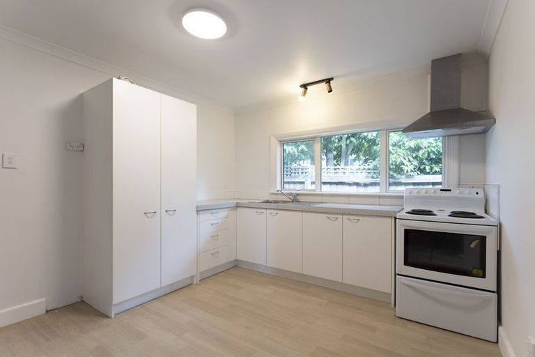 Photo of property in 43 Aorangi Road, Bryndwr, Christchurch, 8053