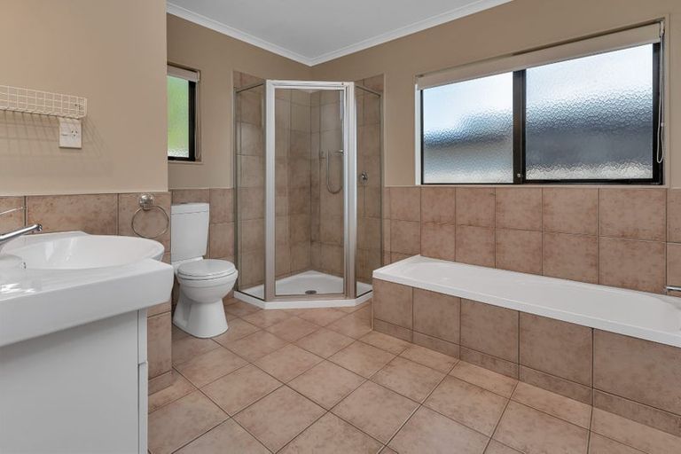 Photo of property in 7 Endeavour Place, One Tree Point, 0118