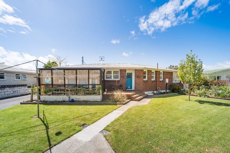 Photo of property in 5 Tingey Place, Awapuni, Palmerston North, 4412
