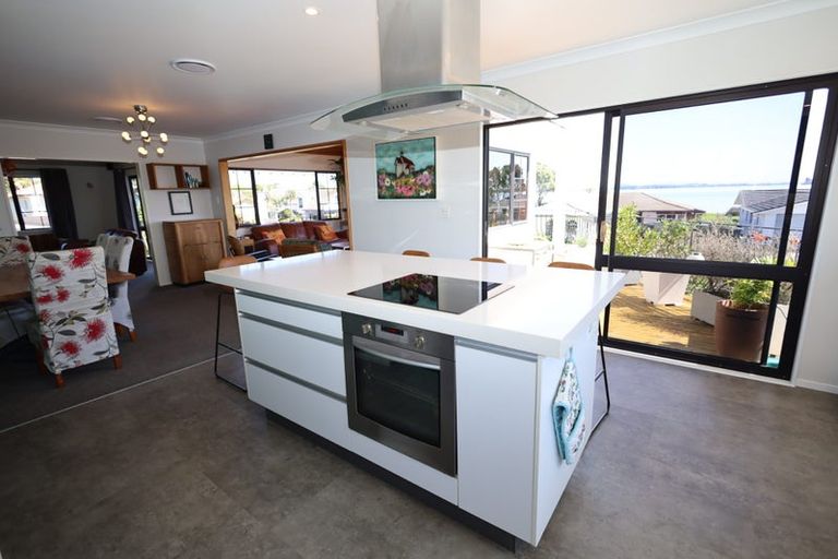 Photo of property in 10 Kiriwai Place, Matua, Tauranga, 3110