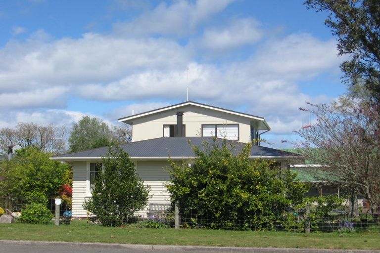 Photo of property in 127 Rickit Street, Taupo, 3330
