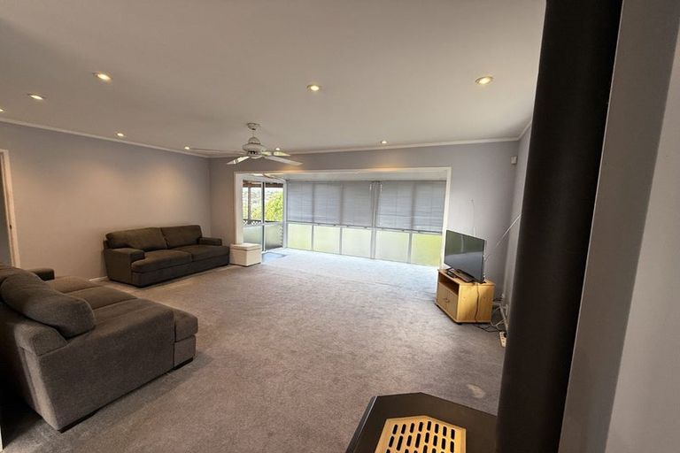 Photo of property in 4 Seakens Way, Glen Eden, Auckland, 0602