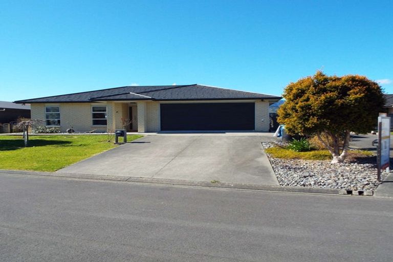 Photo of property in 19 Dal Din Drive, Otaki, 5512