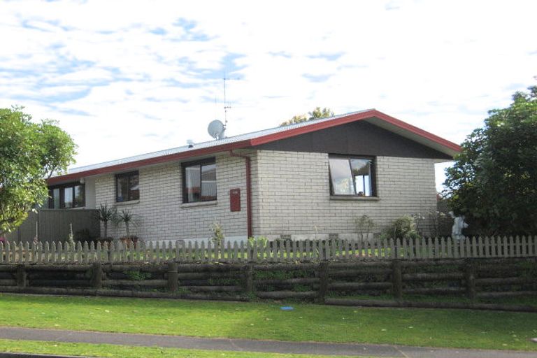Photo of property in 21 James Cook Drive, Welcome Bay, Tauranga, 3112