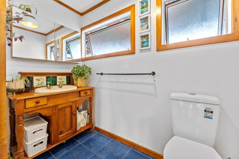 Photo of property in 2326 State Highway 16, Helensville, 0875