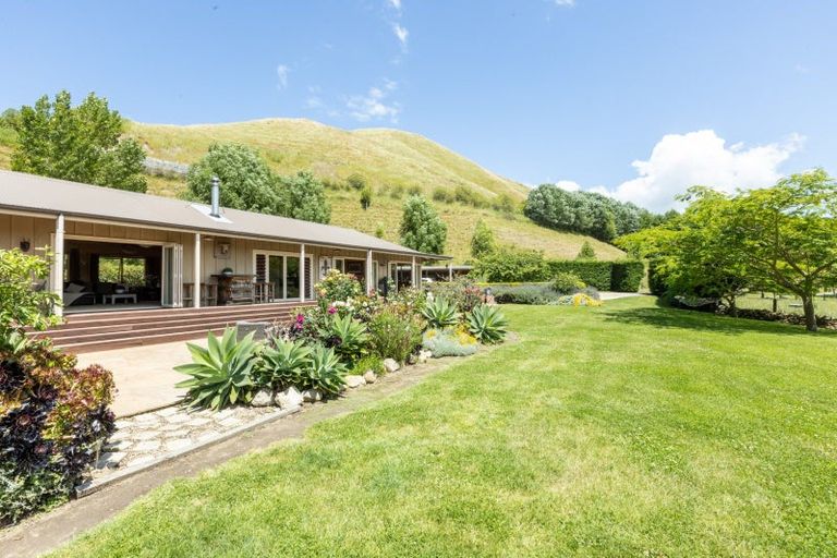 Photo of property in 11 Mangakuri Road, Kairakau, Havelock North, 4295
