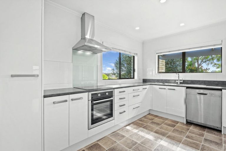 Photo of property in 2/39 Stanley Avenue, Milford, Auckland, 0620