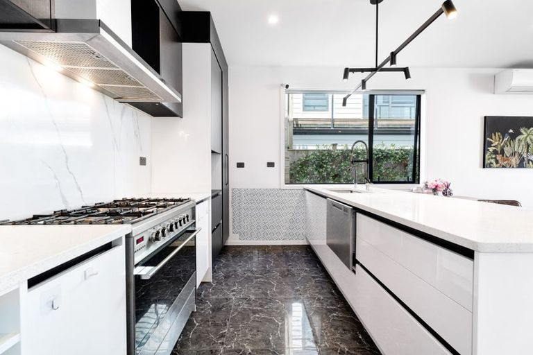 Photo of property in 7 Keiha Crescent, Massey, Auckland, 0614