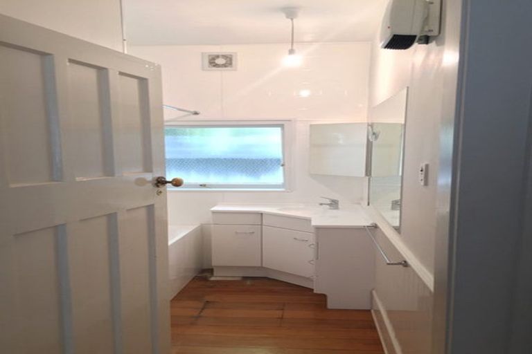 Photo of property in 57 Hawford Road, Opawa, Christchurch, 8023