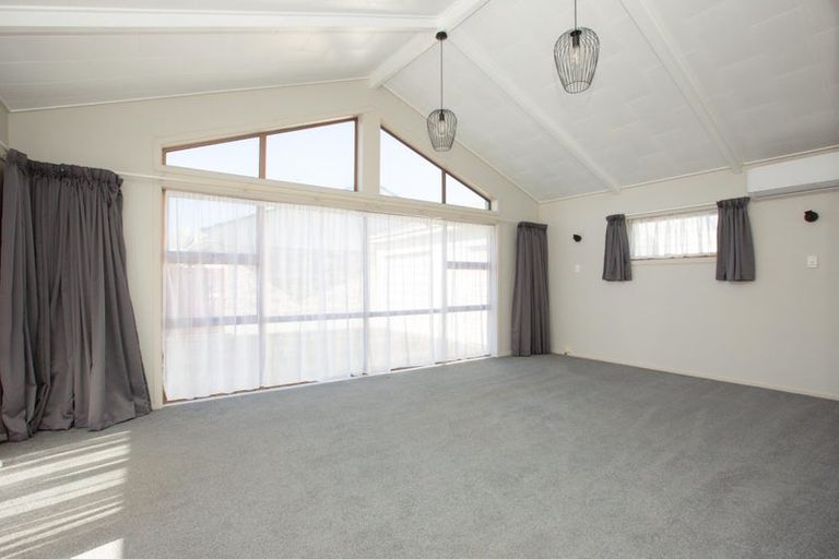 Photo of property in 24 Forest Lake Road, Forest Lake, Hamilton, 3200