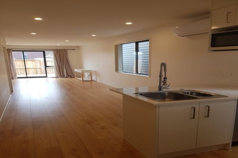 Photo of property in 17 Kaha Road, Takanini, 2110