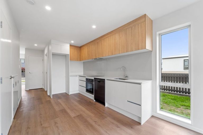 Photo of property in 1/474 West Coast Road, Glen Eden, Auckland, 0602