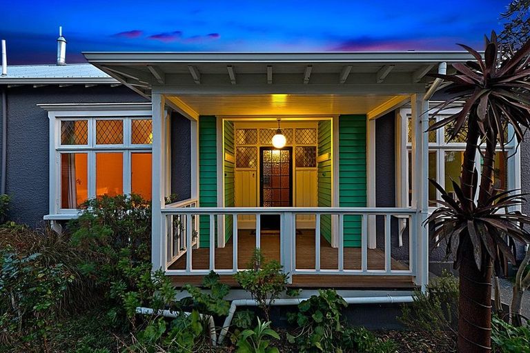 Photo of property in 216 Geraldine Street, Edgeware, Christchurch, 8013