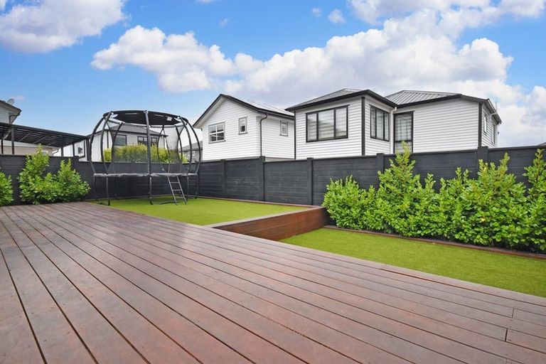 Photo of property in 58 Hayfield Way, Karaka, Papakura, 2113