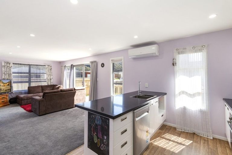 Photo of property in 82 Meremere Street, Wainuiomata, Lower Hutt, 5014