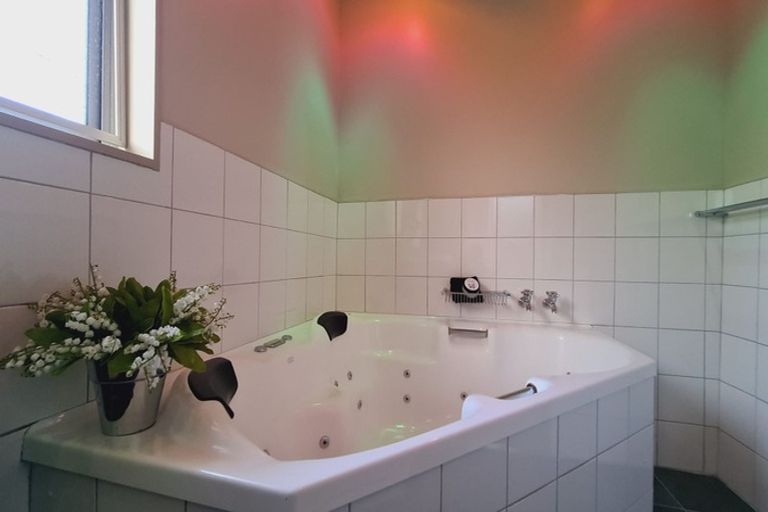 Photo of property in 1/24 Oxford Street, Taradale, Napier, 4112