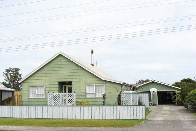 Photo of property in 2 Domett Street, Westport, 7825