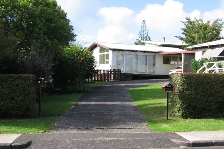 Photo of property in 1/3 Thomas Avenue, Te Atatu Peninsula, Auckland, 0610