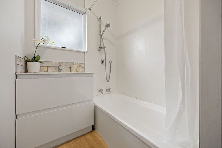 Photo of property in 11a Lloyd Drive, Nawton, Hamilton, 3200