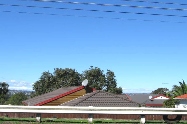 Photo of property in 17a Te Atatu Road, Te Atatu South, Auckland, 0610
