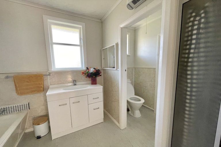 Photo of property in 35 Aotaki Street, Otaki, 5512