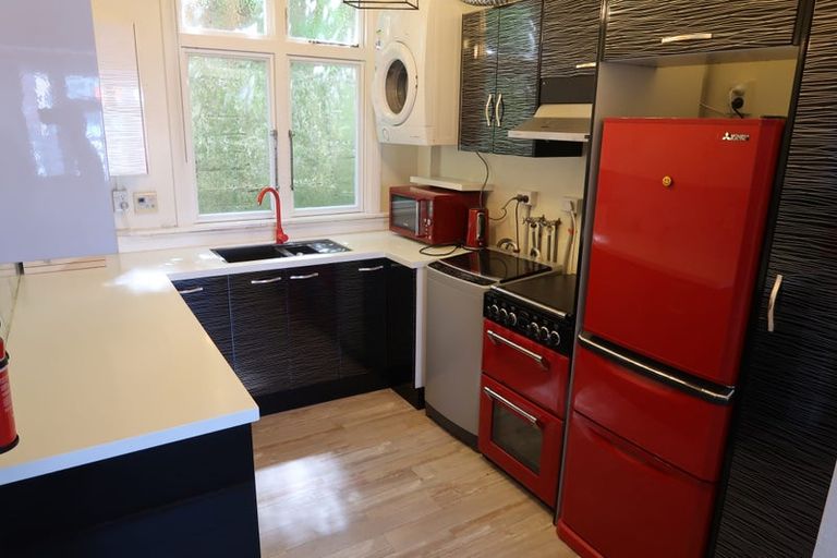 Photo of property in 7/21a Talavera Terrace, Kelburn, Wellington, 6012