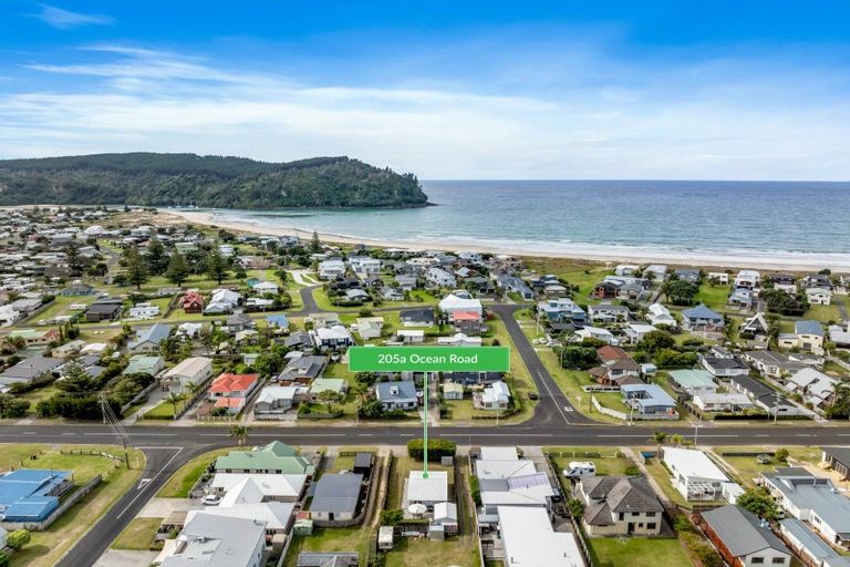 Photo of property in 205a Ocean Road, Whangamata, 3620