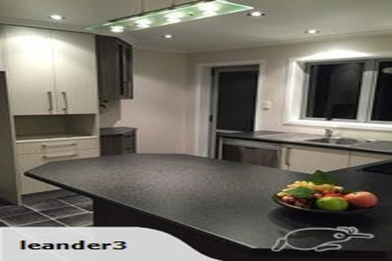 Photo of property in 1 Dowling Place, Pakuranga, Auckland, 2010