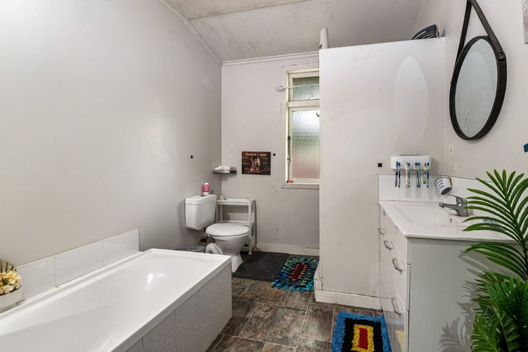 Photo of property in 100 Ranolf Street, Glenholme, Rotorua, 3010