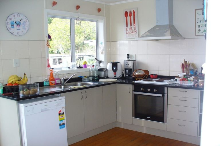 Photo of property in 22 Lingfield Street, Glenfield, Auckland, 0629