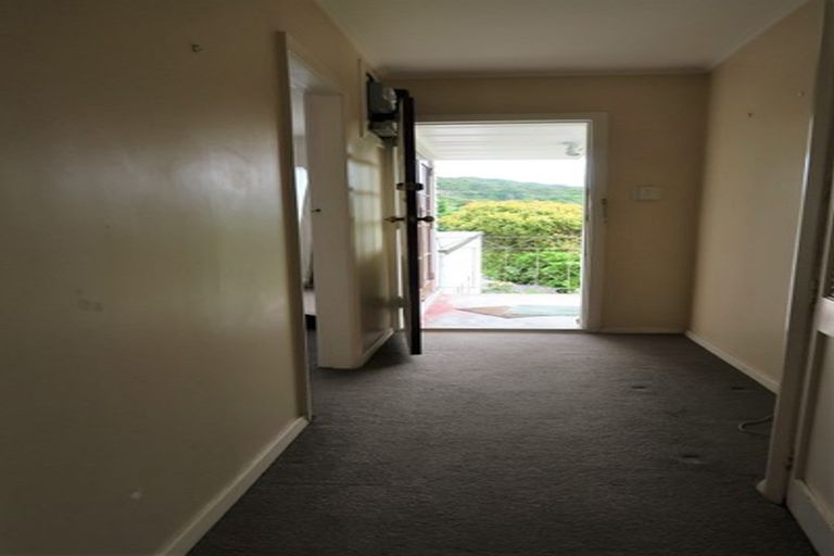 Photo of property in 9 Holland Street, Wainuiomata, Lower Hutt, 5014