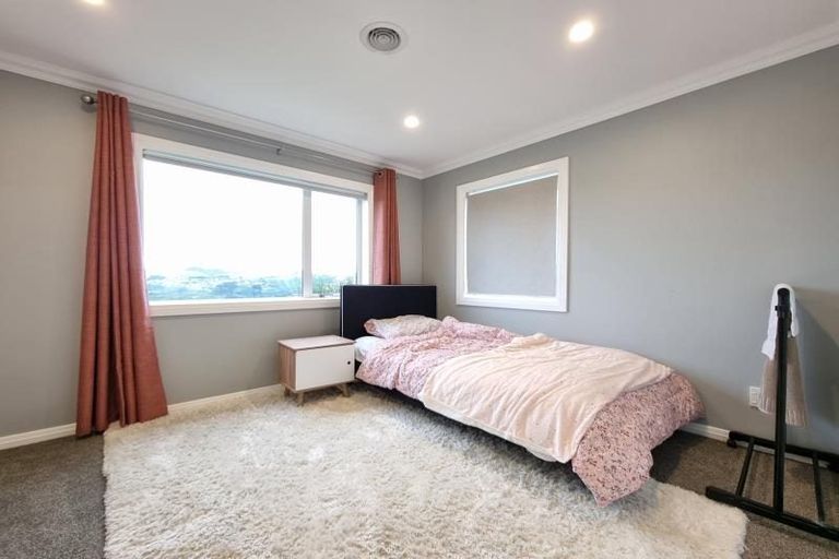 Photo of property in 25 Sandybrow, Churton Park, Wellington, 6037