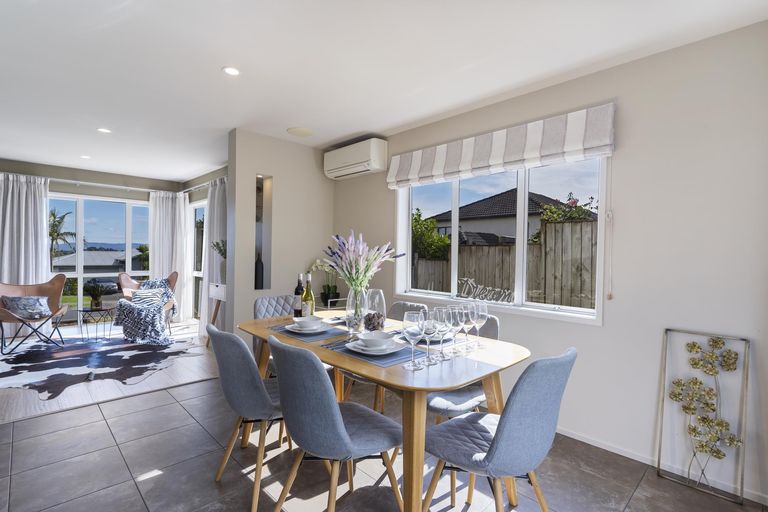 Photo of property in 51 Kittiwake Drive, Schnapper Rock, Auckland, 0632