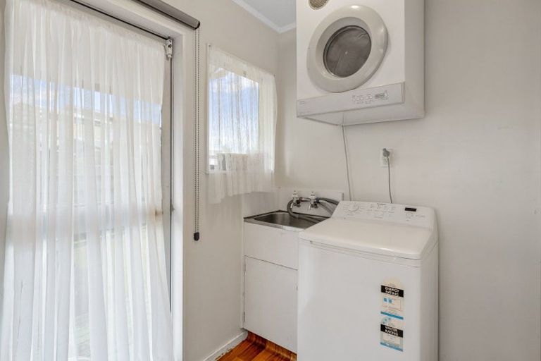 Photo of property in 8 Anna Place, Hilltop, Taupo, 3330