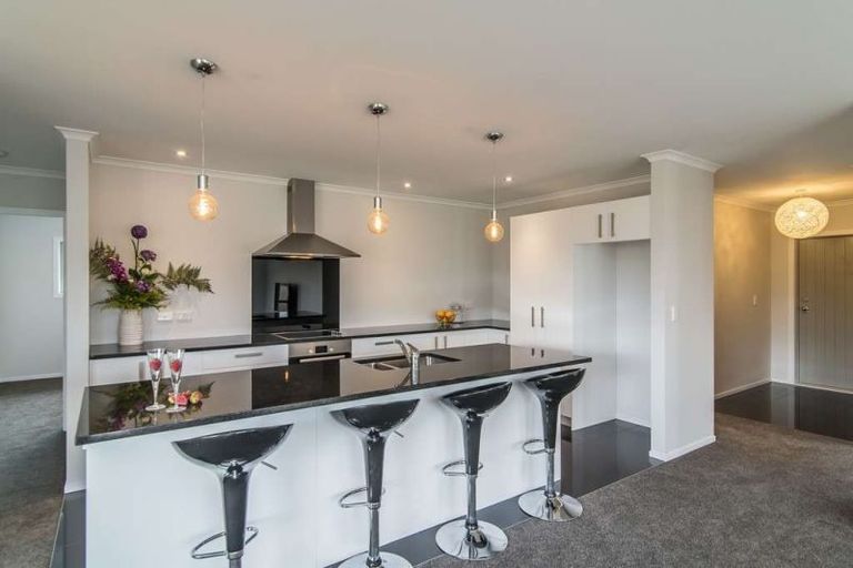 Photo of property in 96 Mazengarb Road, Paraparaumu Beach, Paraparaumu, 5032