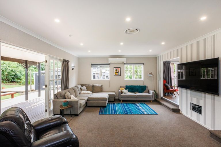 Photo of property in 158 Turitea Road, Fitzherbert, Palmerston North, 4472