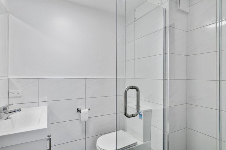 Photo of property in 1h/4045 Great North Road, Glen Eden, Auckland, 0602