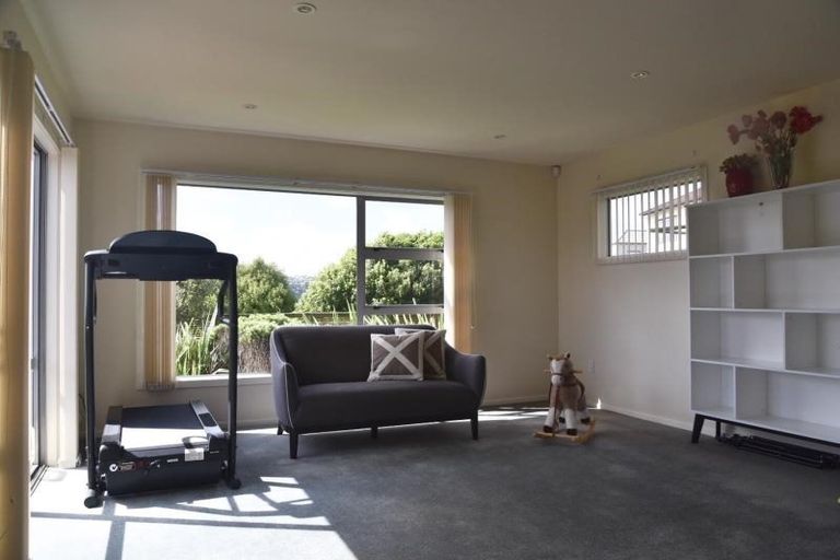 Photo of property in 42 Waverton Terrace, Churton Park, Wellington, 6037