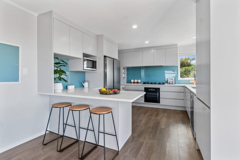 Photo of property in 27 High Road, Glenfield, Auckland, 0629