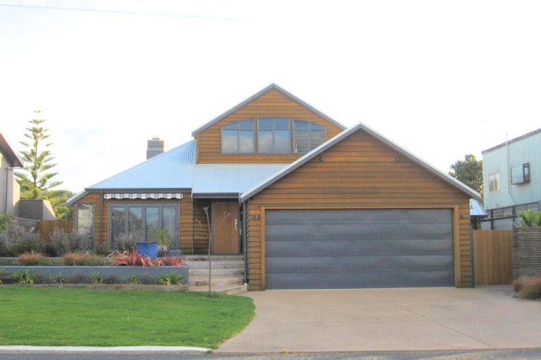 Photo of property in 121 Patuwai Drive, Whangamata, 3620