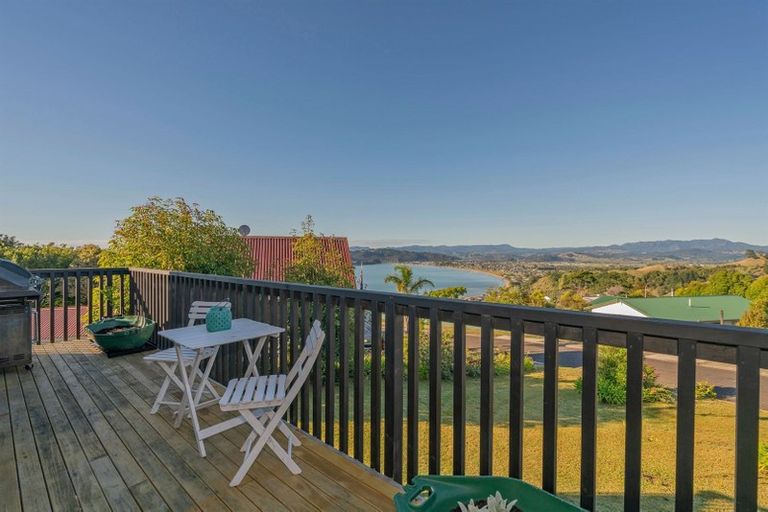 Photo of property in 1b Miro Place, Whitianga, 3510