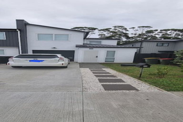 Photo of property in 19 Kaimai Avenue, Massey, Auckland, 0614