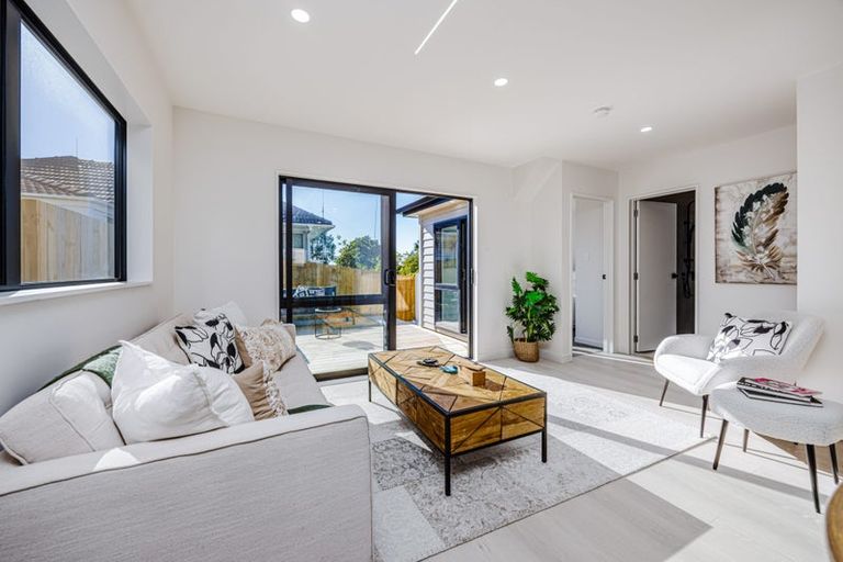 Photo of property in 4d Glenmore Road, Sunnyhills, Auckland, 2010